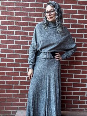Vintage Gray Knit Maxi Dress with Belted Waist